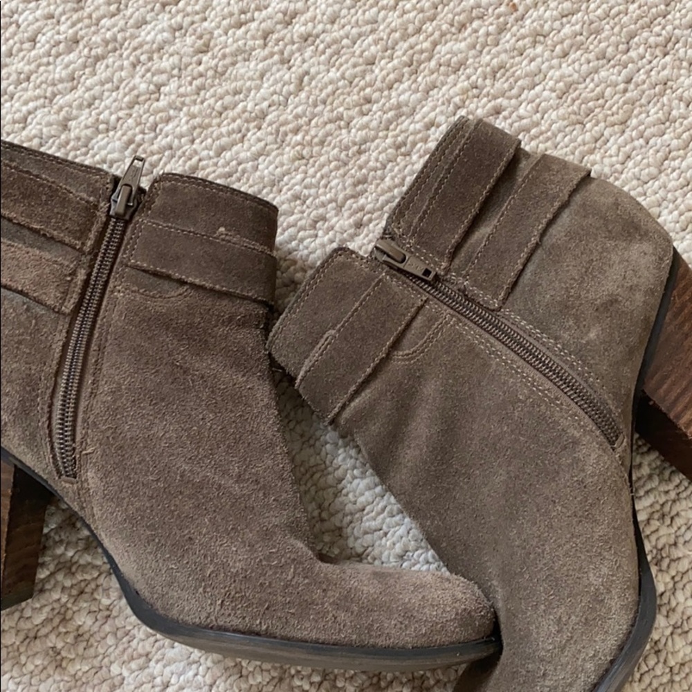 Guess booties! - Picture 8 of 8